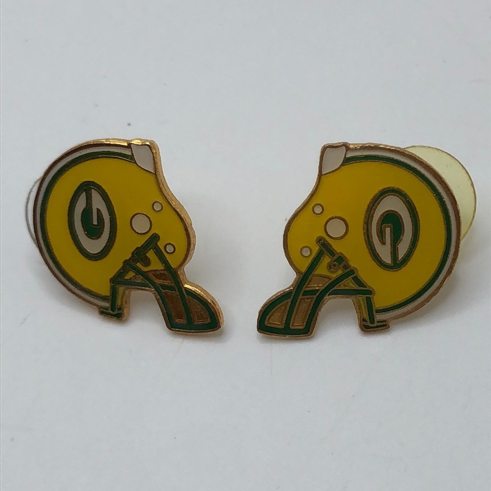 TMVO INFLP BY PETER DAVID.INC Green Bay Packers Helmet Stud Earrings